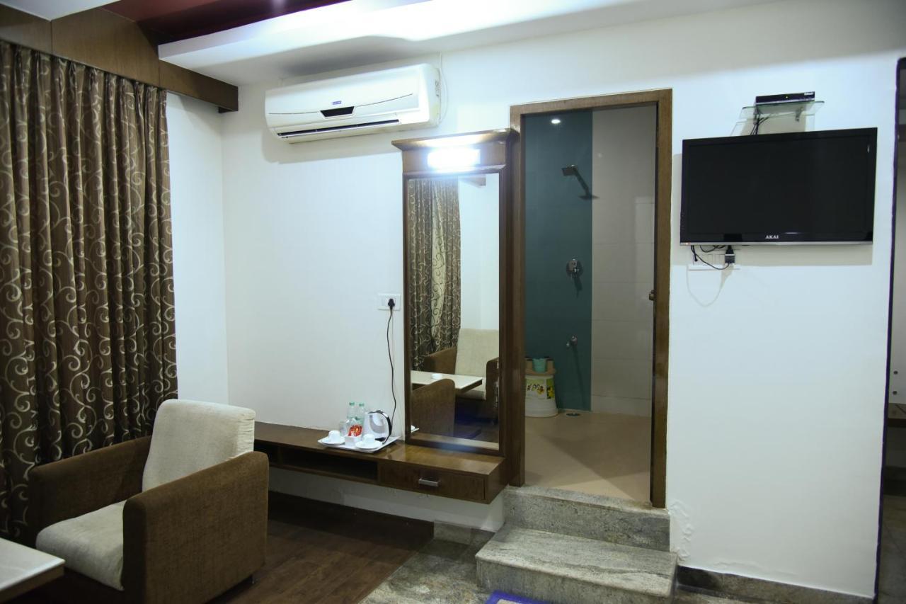 Hotel Sarayu Hassan Exterior photo